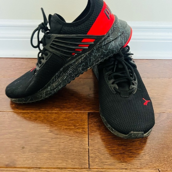 Puma Black and Red Men's Sneakers - Picture 3 of 9